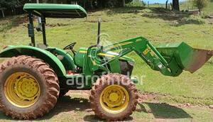 Trator de roda John Deere 5070 E - 11472