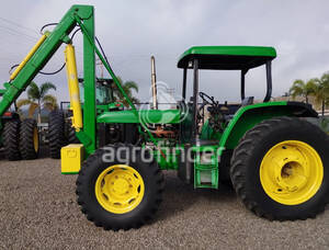 Trator de roda John Deere 6600 - 9816