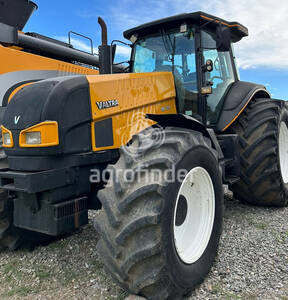 Trator de roda Valtra BH 214 - 5810