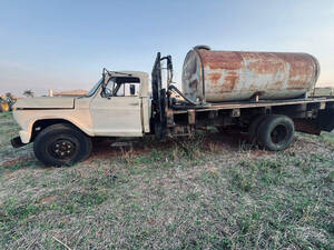 Caminhão Chevrolet Tanque
