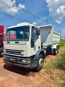Caminhão Iveco Eurocargo 260E