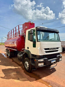 Caminhão Iveco Trakker 380T