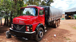 Caminhão Mercedes-Benz 2013