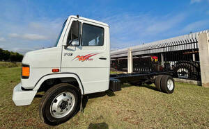 Caminhão Mercedes Benz 710 Ano 2004 No Chassis