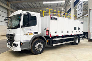 Caminhão Mercedes-Benz Atego 1726 4X2 Comboio 6.000L