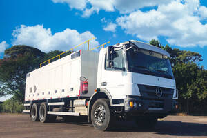 Caminhão Mercedes-Benz Atego 2730 6X4 Comboio 10.000L