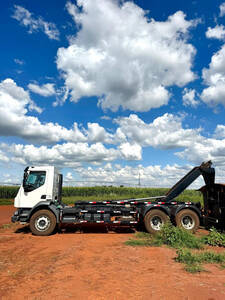 Caminhão Volvo Vm 270 Com Prancha E 2 Caçambas