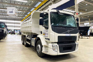 Caminhão Volvo Vm 290 6X2R City Caçamba Conve 12M3 Aizi