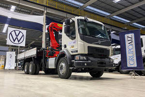 Caminhão Volvo Vmx 290 6X4 Guindaste 45Ton. Palfinger