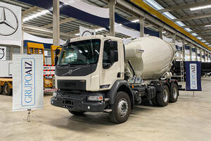 Caminhão Volvo Vmx 290 8X4 24/24 Betoneira 10M Liebher