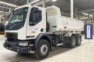 Caminhão Volvo Vmx 290 Caçamba 12M Aizi