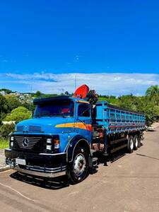 Caminhão Mercedes-Benz 1313
