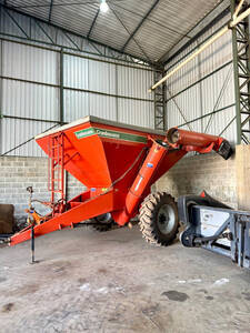 Carreta Graneleira Bazuka Agrimec Granbox 13.500