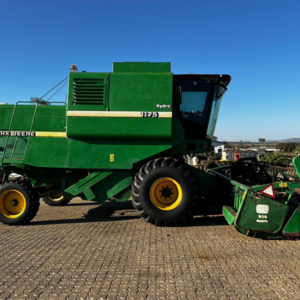 Colheitadeira John Deere 1165