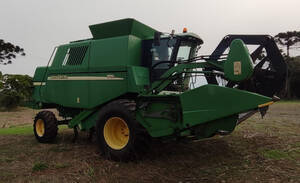 Colheitadeira John Deere- Jd 1550 Vb. Fab 2004