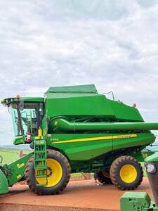 Colheitadeira John Deere S440 + CARRETINHA DE TRANSPORTE