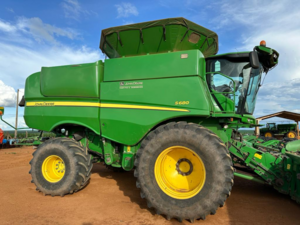 Colheitadeira John Deere S680