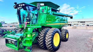 Colheitadeira John Deere Sts 9770