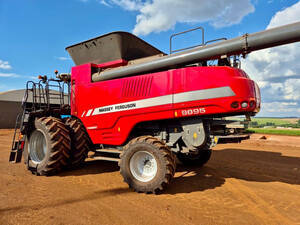 Colheitadeira Massey Ferguson 9895