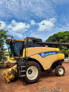 Colheitadeira New Holland Cr 5080