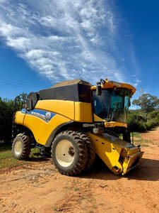 Colheitadeira New Holland Cr 5.85