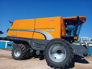 Colheitadeira Valtra Bc8800