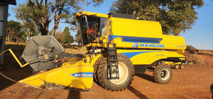 Colhetadeira New Holland