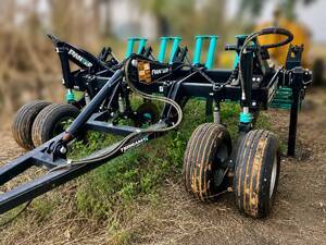 DESCOMPACTADOR 5 HASTES  PANTER  TERRAMAX OURO