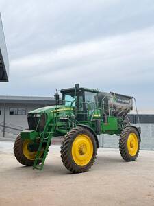 DISTRIBUIDOR AUTOPROPELIDO John Deere 4730