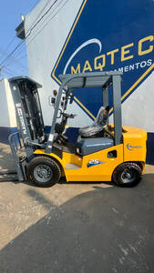 Empilhadeira Diesel - 2.5T - Torre Duplex 3Mts