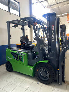 Empilhadeira Eletrica 2,5T