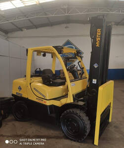 Empilhadeira Hyster 4.5 toneladas H90FT Usada 2014