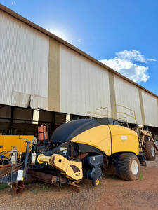 Enfardadeira New Holland Bigbaler 1290