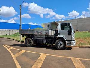 ford cargo 1317 4x2 cacamba ano 2009 bem conservado