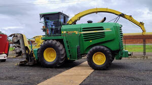 Forrageira John Deere - 7350 - Plataforma Kemper - 2012
