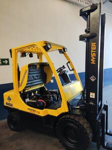 Empilhadeira Hyster 3.5 toneladas H70FT Usada 2013