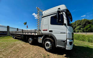 Mercedes 3030 8X2 Atego Ano 2022 Completo 220.000 Km
