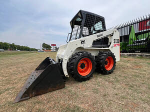 Mini-Carregadeira Bobcat S130 Ano 2010/2011