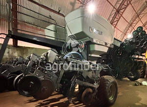 Plantadeira De Verão Valtra Momentum 24F Ano 2021