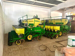 Plantadeira John Deere 1111