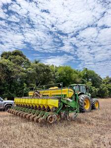Plantadeira John Deere 1113 (à vácuo)