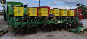 Plantadeira John Deere - 9213 - 2002