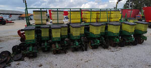 Plantadeira John Deere - 9213 - 2002