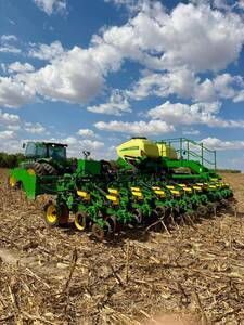Plantadeira John Deere DB 40 MaxEmerge 5 (semente)