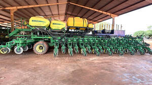 Plantadeira John Deere Db 74