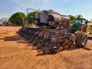 Plantadeira Valtra Momentum 24F