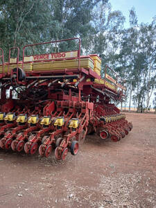 Plantadeira Vence Tudo 34X45