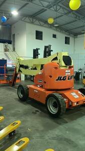 Plataforma Articulada Elétrica Jlg E450Aj 15Mts