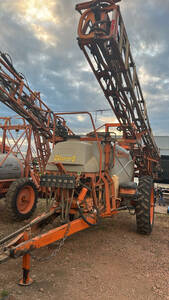 Pulverizador Jacto Advance 2000 Litros