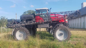 Pulverizador Mf 8225 Seminovo --338 Horas Trabalhadas